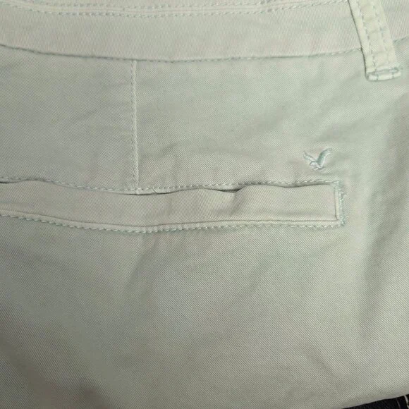 American Eagle Outfitters Womens Stretch Mint Green Chino Shorts Size 18 - Picture 9 of 9
